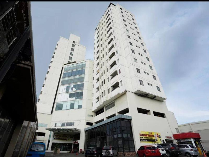 Hotel Collection O 29 Twin Tower Surabaya Esterno foto