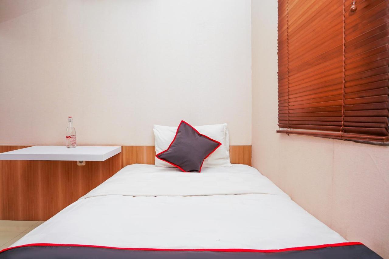 Hotel Collection O 29 Twin Tower Surabaya Esterno foto