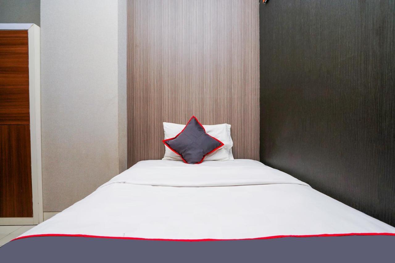 Hotel Collection O 29 Twin Tower Surabaya Esterno foto