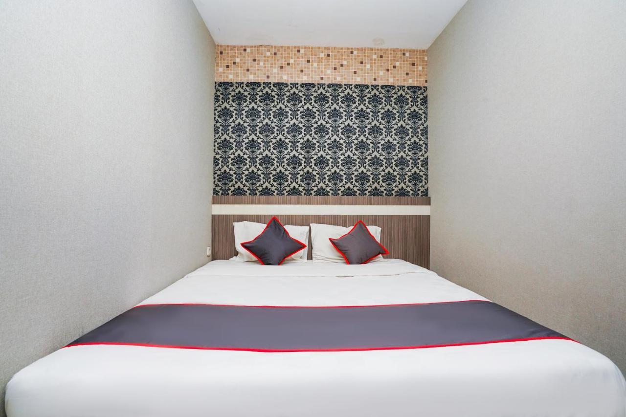 Hotel Collection O 29 Twin Tower Surabaya Esterno foto