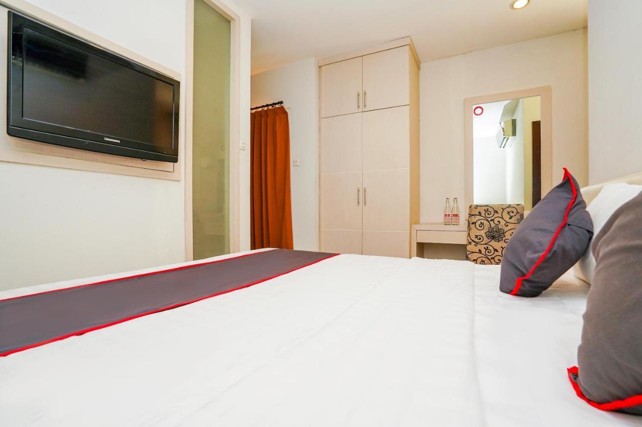 Hotel Collection O 29 Twin Tower Surabaya Esterno foto