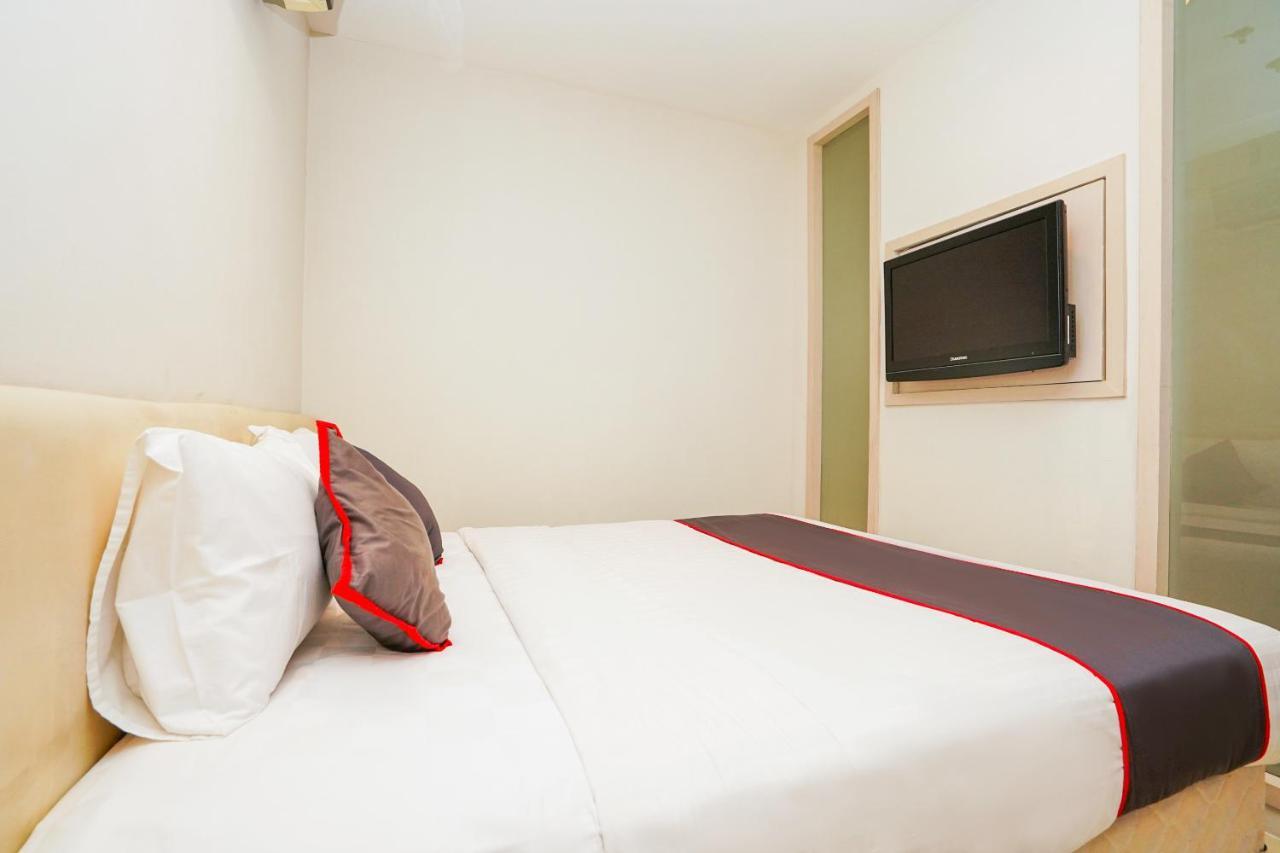 Hotel Collection O 29 Twin Tower Surabaya Esterno foto