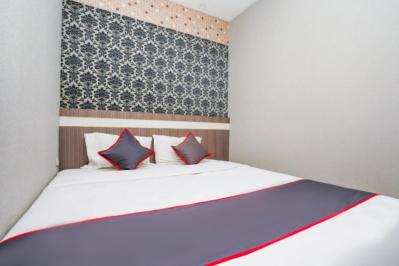 Hotel Collection O 29 Twin Tower Surabaya Esterno foto