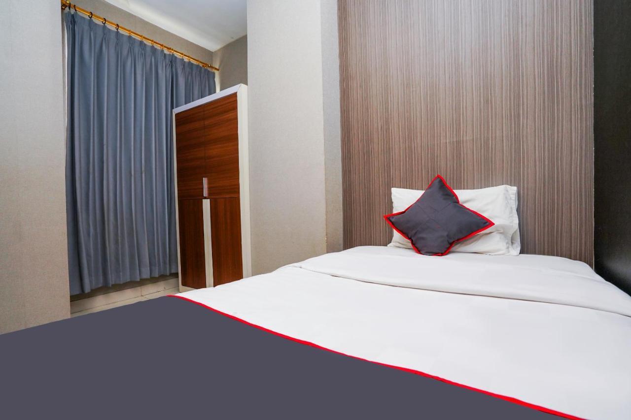 Hotel Collection O 29 Twin Tower Surabaya Esterno foto