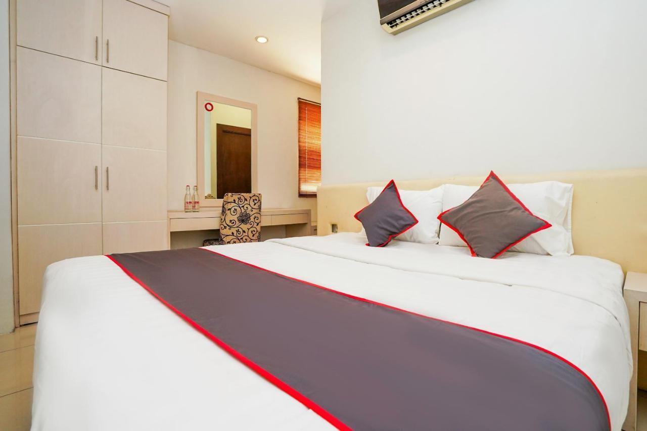 Hotel Collection O 29 Twin Tower Surabaya Esterno foto