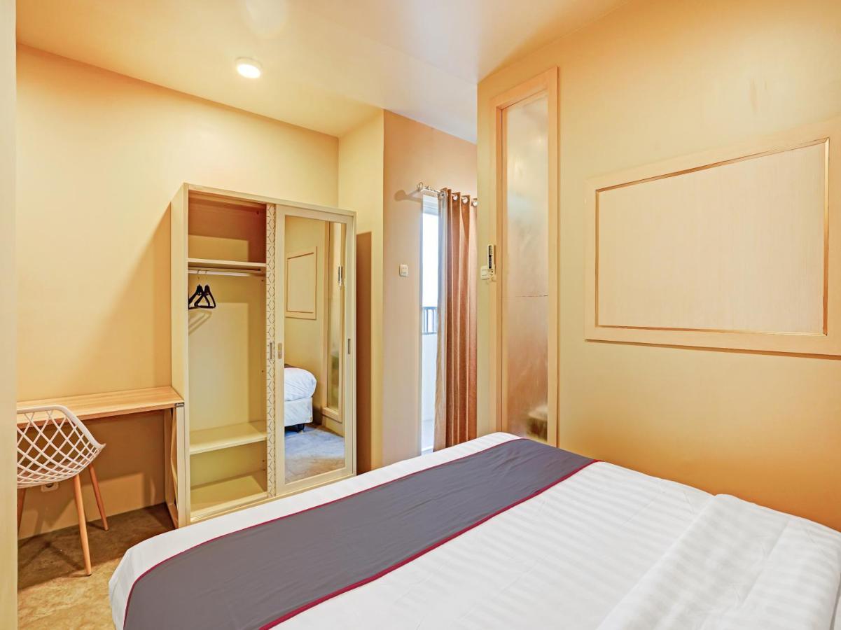 Hotel Collection O 29 Twin Tower Surabaya Esterno foto