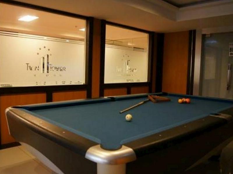Hotel Collection O 29 Twin Tower Surabaya Esterno foto