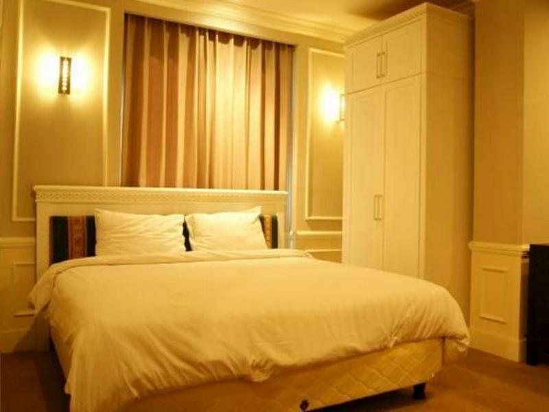 Hotel Collection O 29 Twin Tower Surabaya Esterno foto